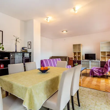 Jovanka Apartamento